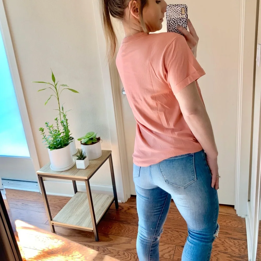 | dog mom knotted tee | - Picture 6 of 8